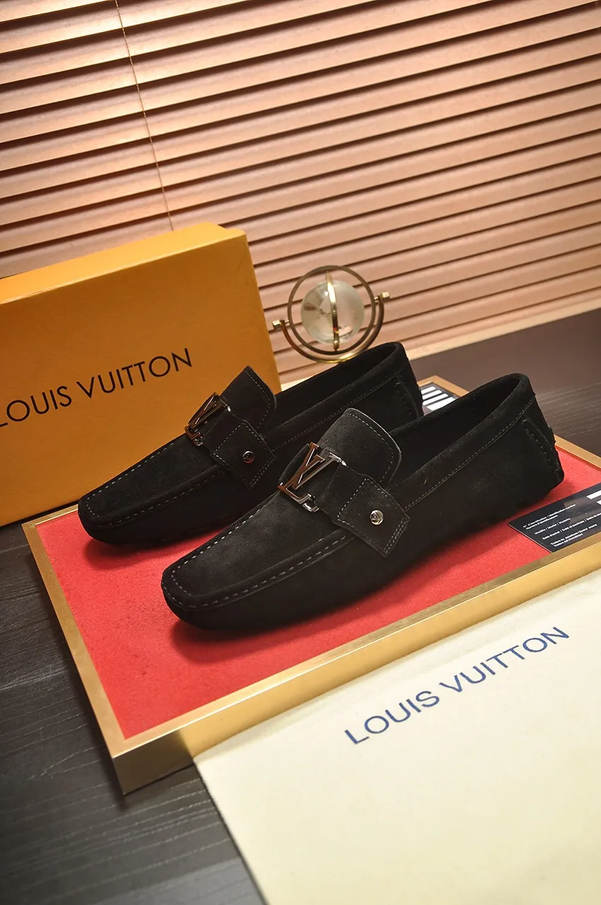 Men's men's shoes 💰420💶 [LV Doudou shoes] (water-dyed cowhide lining) new model is on the market, available on the official website. The new Doudou shoes are processed into single-color materials, and the uppers are made of imported cowhide material. The body of the shoe is fully hemmed with mark thread, and is lined with imported original cowhide leather. The elegant shoe shape is super suitable for all-matching, and the size is 38-44.